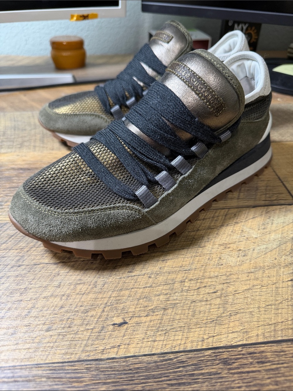 Brunello Cucinelli Monolli
Green Leather Trainers
Sneakers Lace up Metallic 38.5